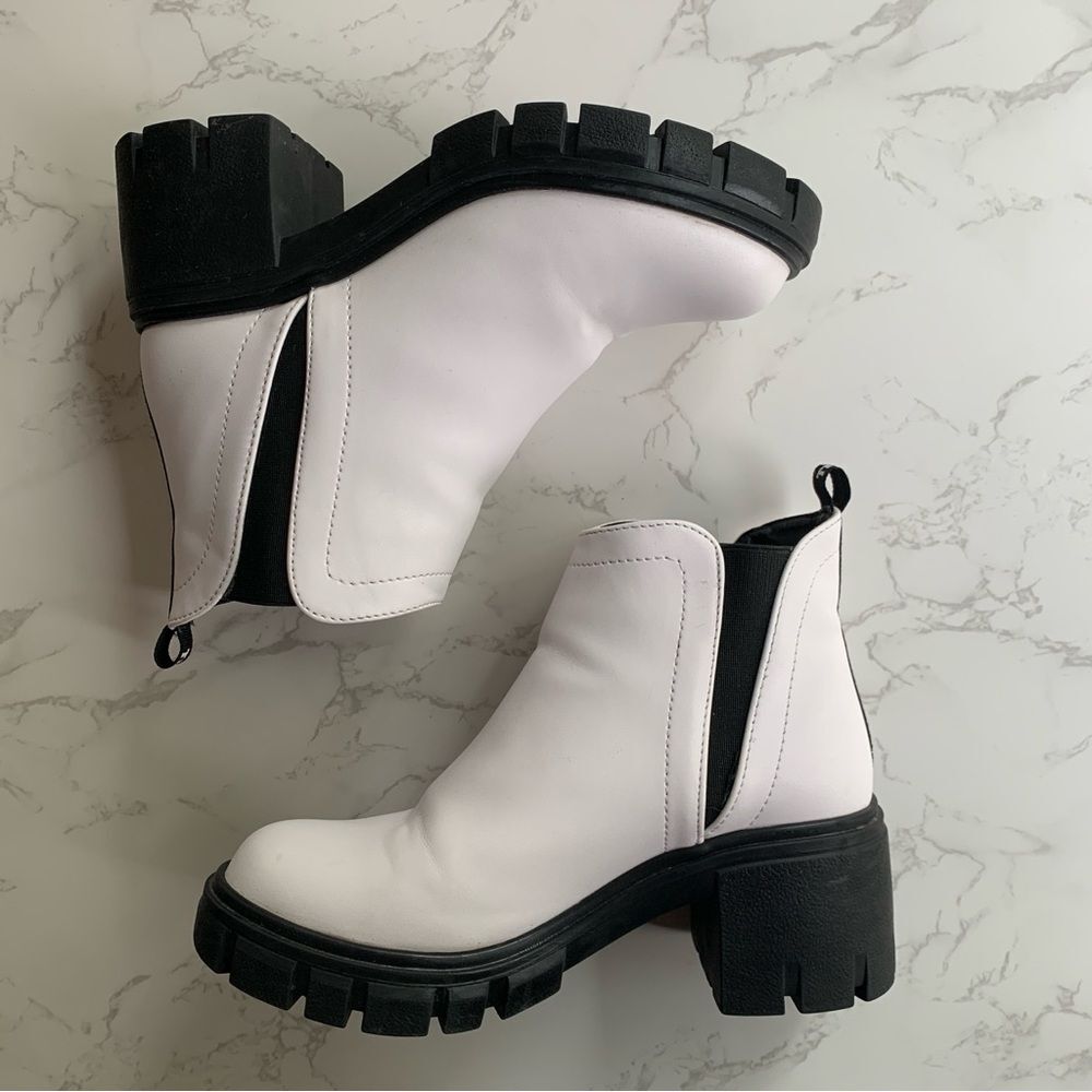 True Religion White Slip On Platform Heel Ankle Boots | Size 6.5